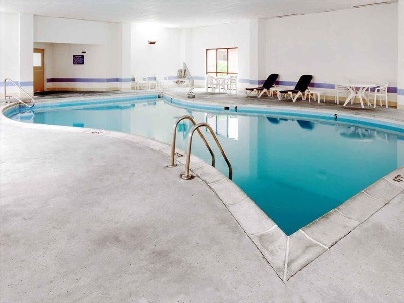 Days Inn & Suites By Wyndham Northwest Indianapolis Zewnętrze zdjęcie