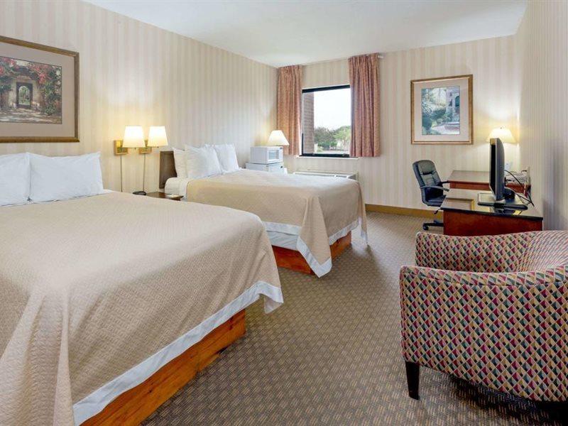 Days Inn & Suites By Wyndham Northwest Indianapolis Zewnętrze zdjęcie