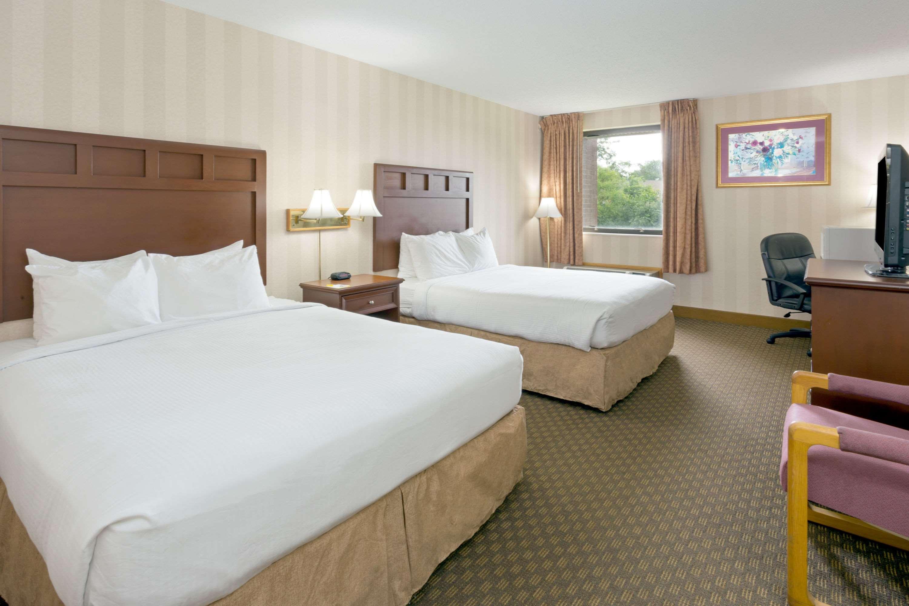 Days Inn & Suites By Wyndham Northwest Indianapolis Zewnętrze zdjęcie