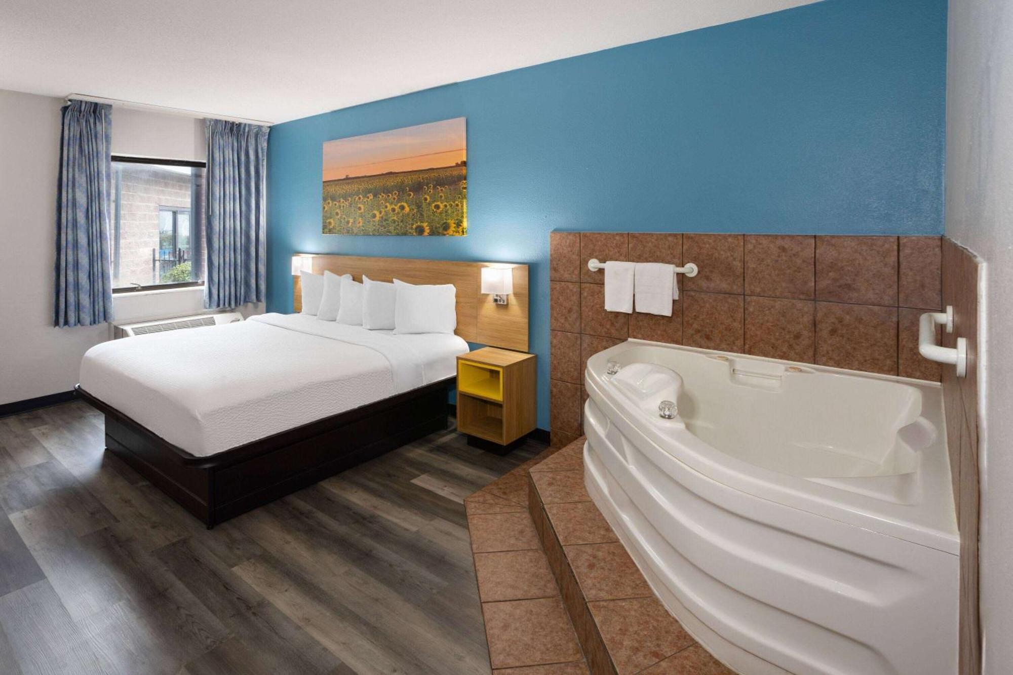 Days Inn & Suites By Wyndham Northwest Indianapolis Zewnętrze zdjęcie