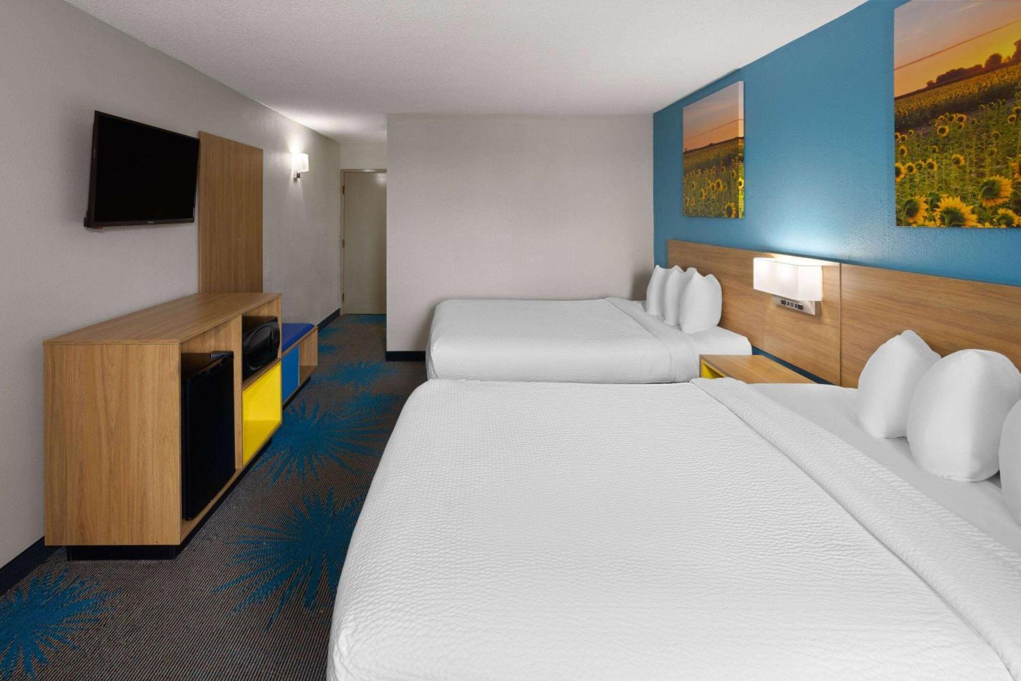 Days Inn & Suites By Wyndham Northwest Indianapolis Zewnętrze zdjęcie