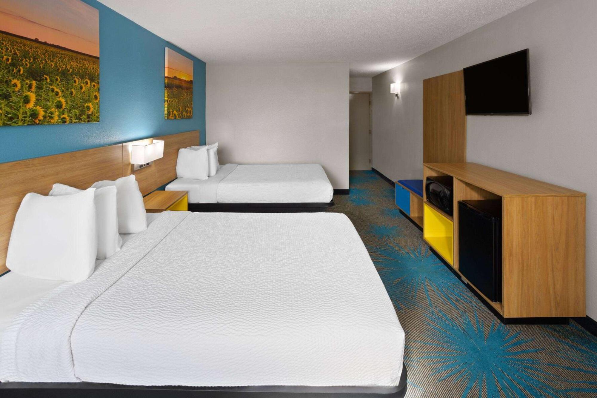 Days Inn & Suites By Wyndham Northwest Indianapolis Zewnętrze zdjęcie