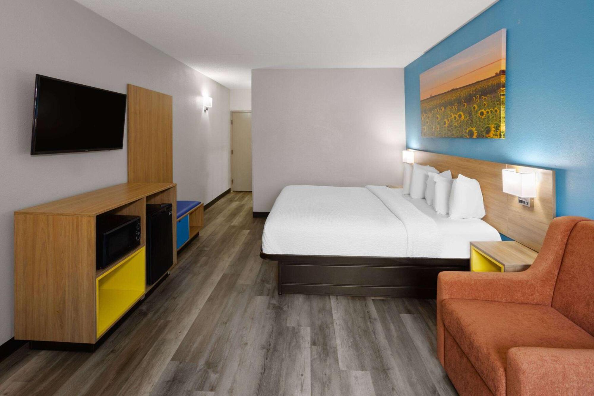 Days Inn & Suites By Wyndham Northwest Indianapolis Zewnętrze zdjęcie