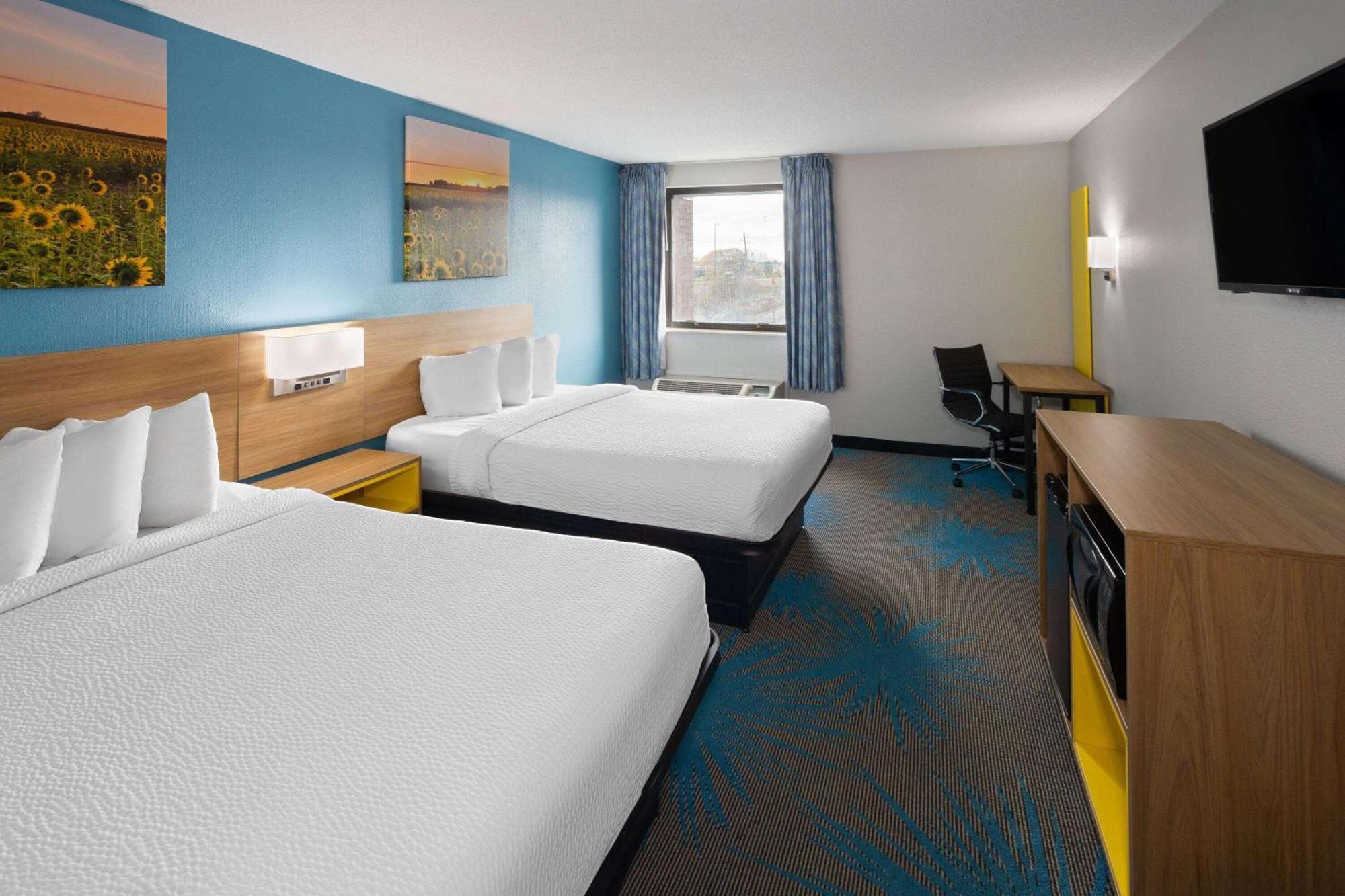 Days Inn & Suites By Wyndham Northwest Indianapolis Zewnętrze zdjęcie