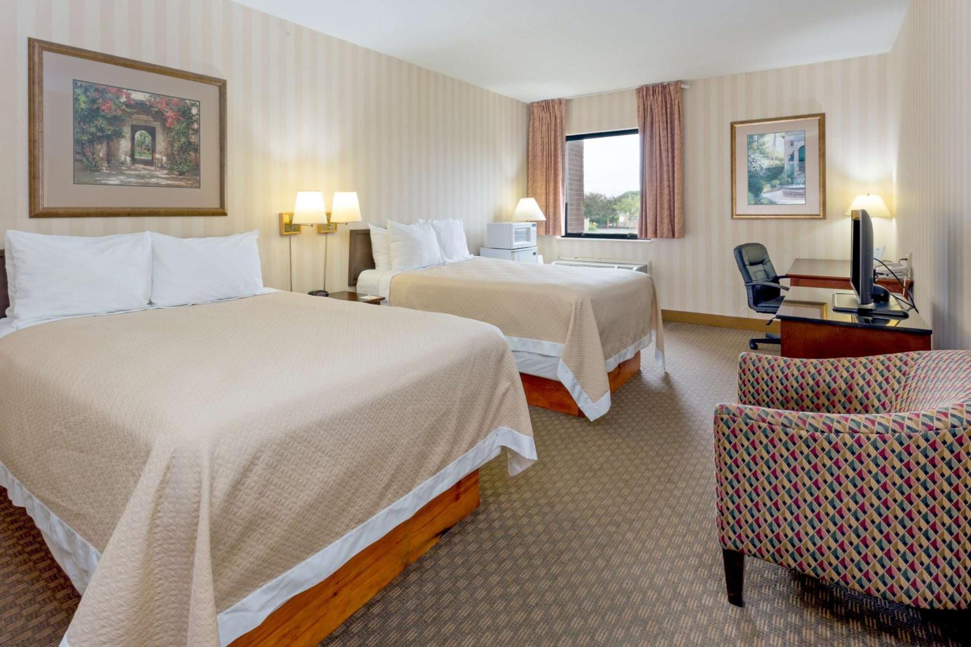 Days Inn & Suites By Wyndham Northwest Indianapolis Zewnętrze zdjęcie